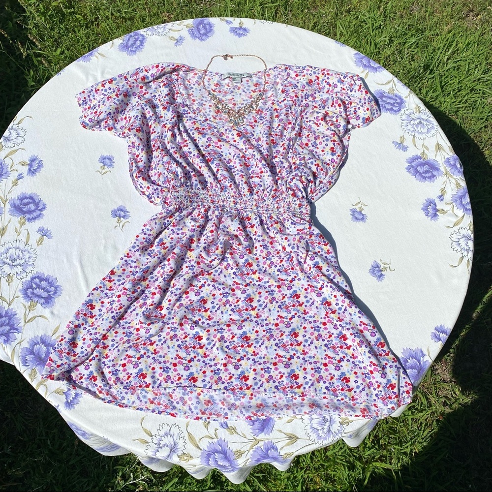 Multi color Floral Forever 21 size medium blouse lightweight summer shirt